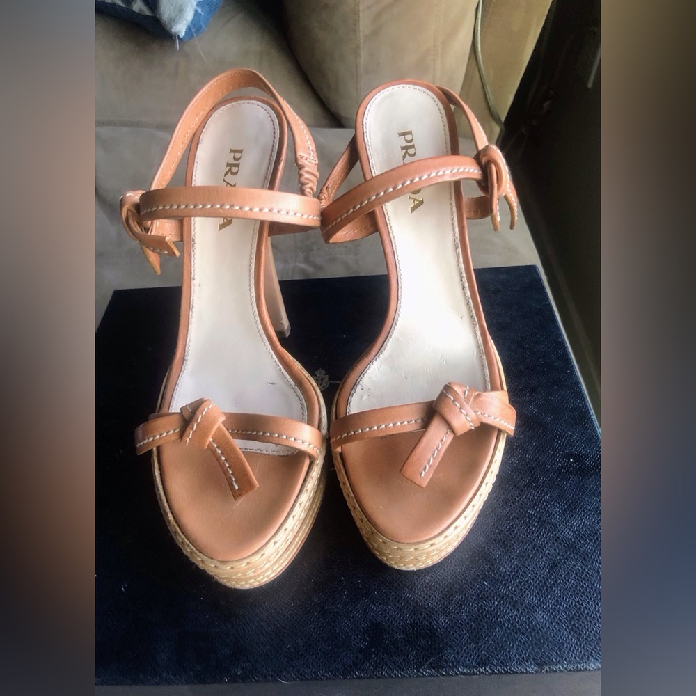 EUC! Prada Tan Leather Strappy Platform Sandals Heels w/box ~ 38/7.5-8 - Picture 2 of 5